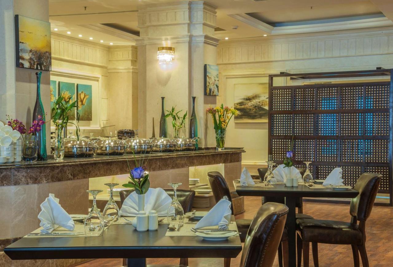 Radisson Blu Hotel, Dhahran Al-Khubar Exteriér fotografie